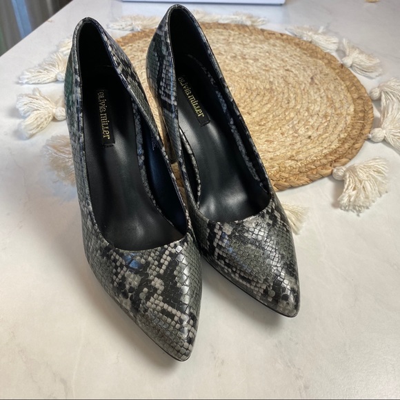 Snake skin Heels Trendy Print Grey 7.5 NWT - Picture 3 of 6